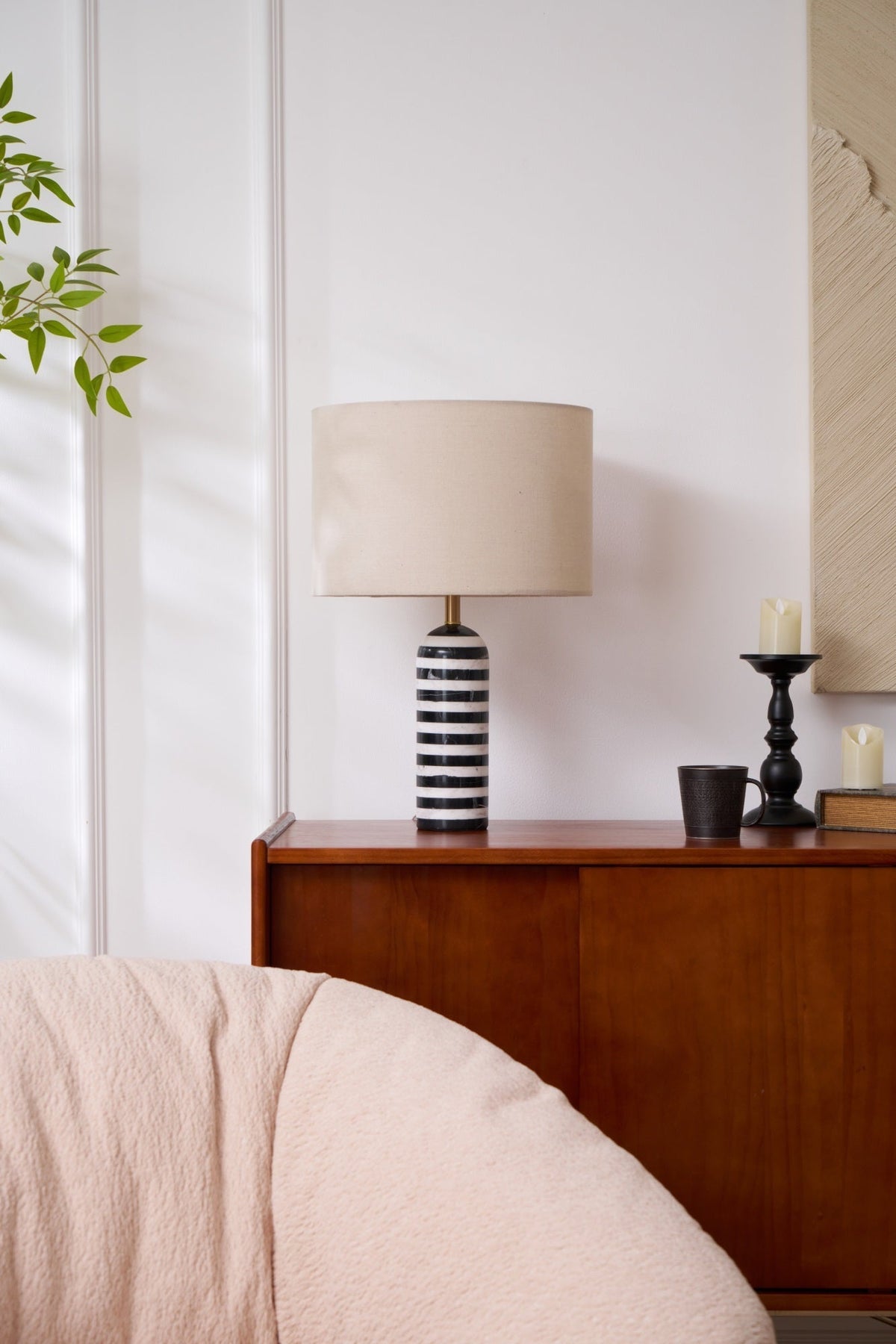 Avery moderne bordlampe
