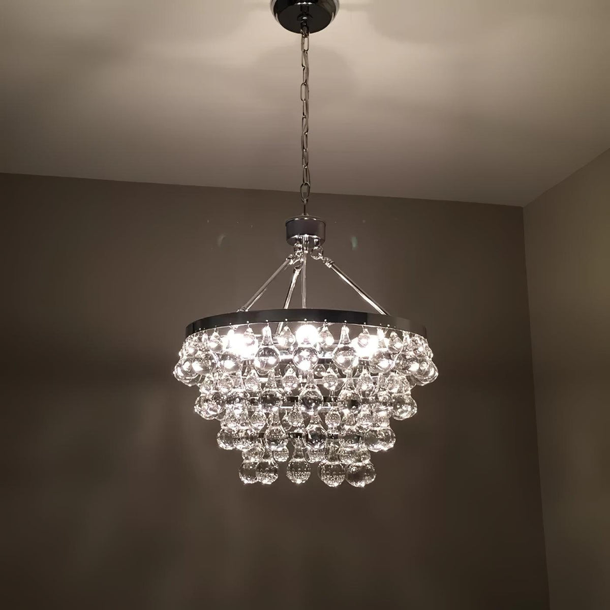 Candeeiro de teto suspenso de cristal luxuoso, único e escalonado Avelis pós-moderno