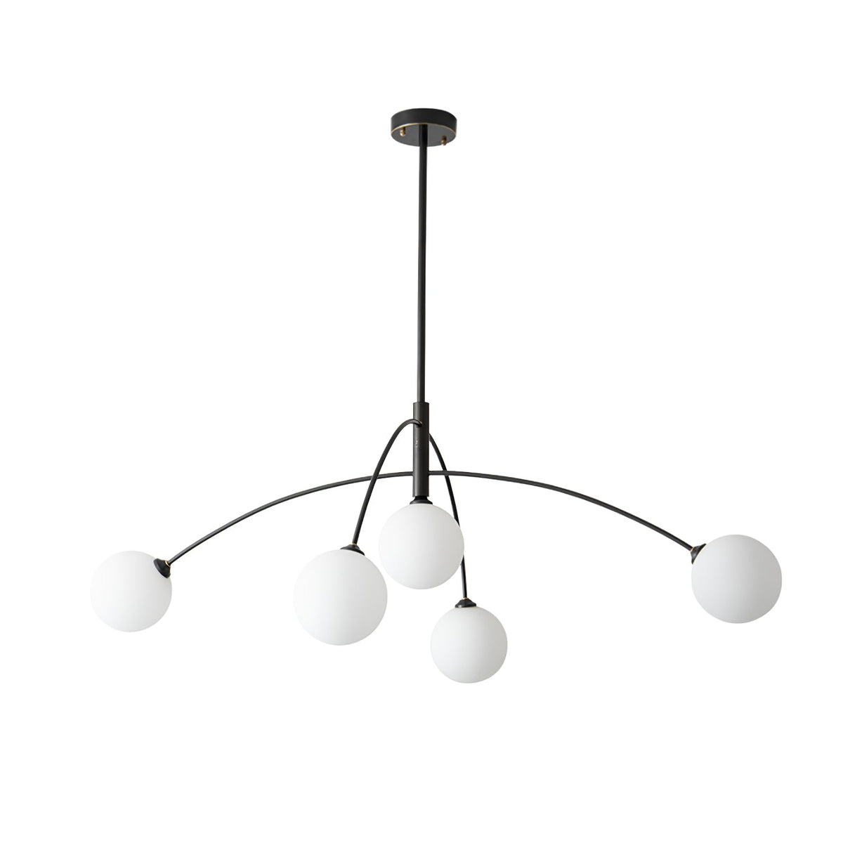 Candeeiro de lustre elegante em latão com arco Valentina Orieliel