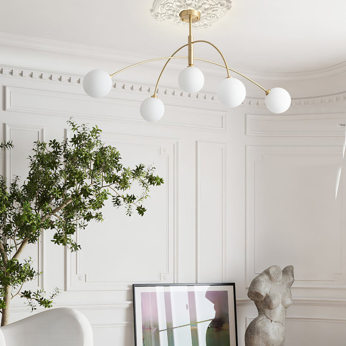 Candeeiro de lustre elegante em latão com arco Valentina Orieliel