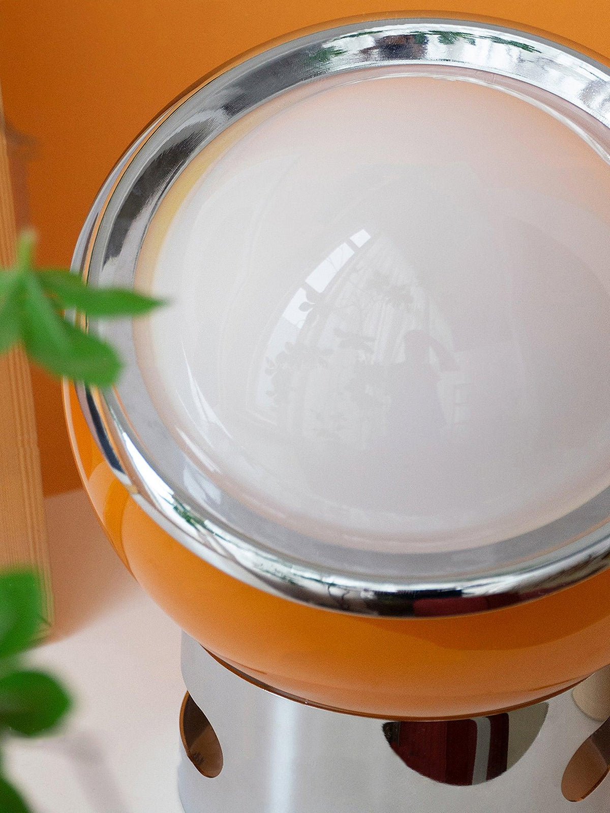 Candeeiro de mesa artístico futurista em aço Halonce