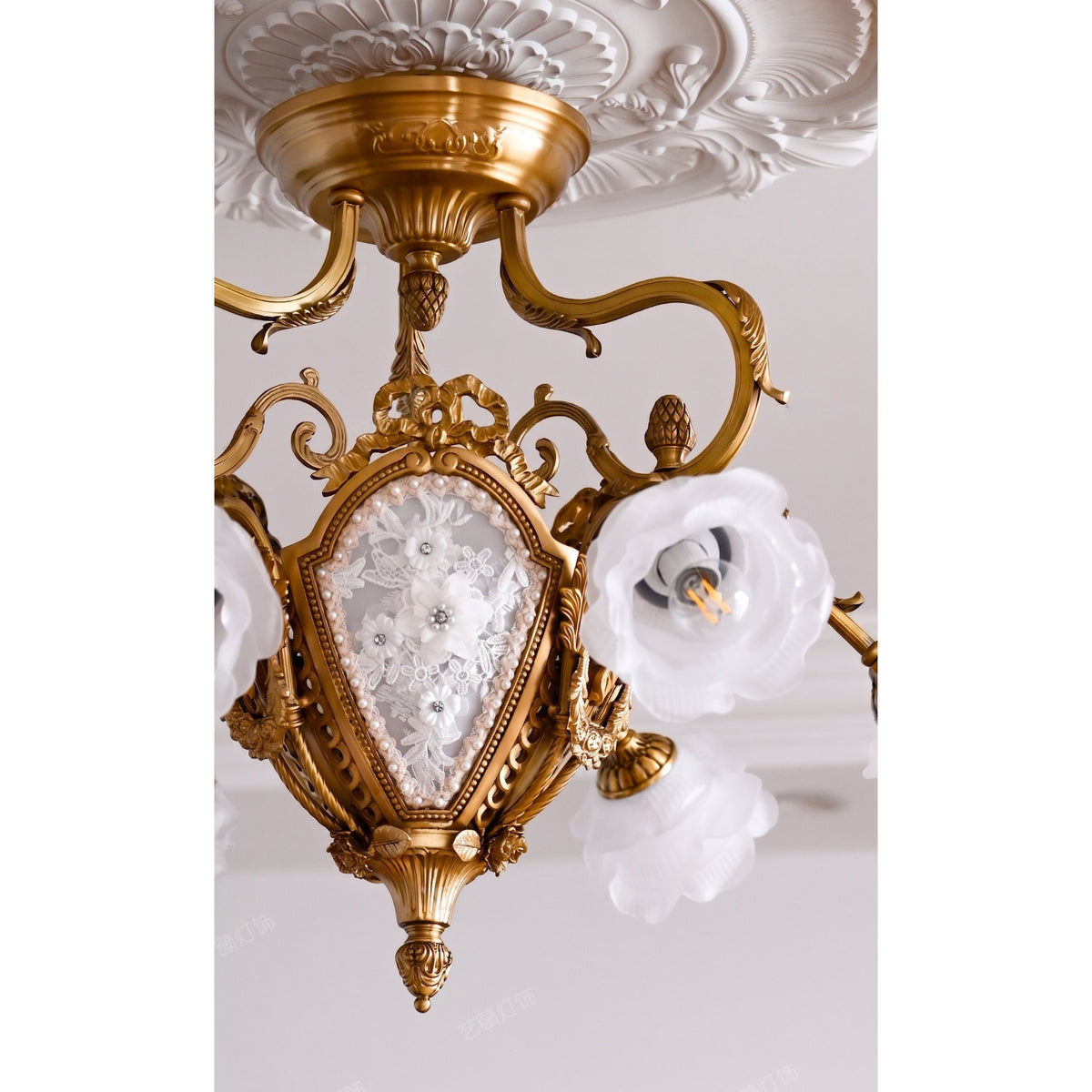 Rivaella-halvplanmonteret lampe