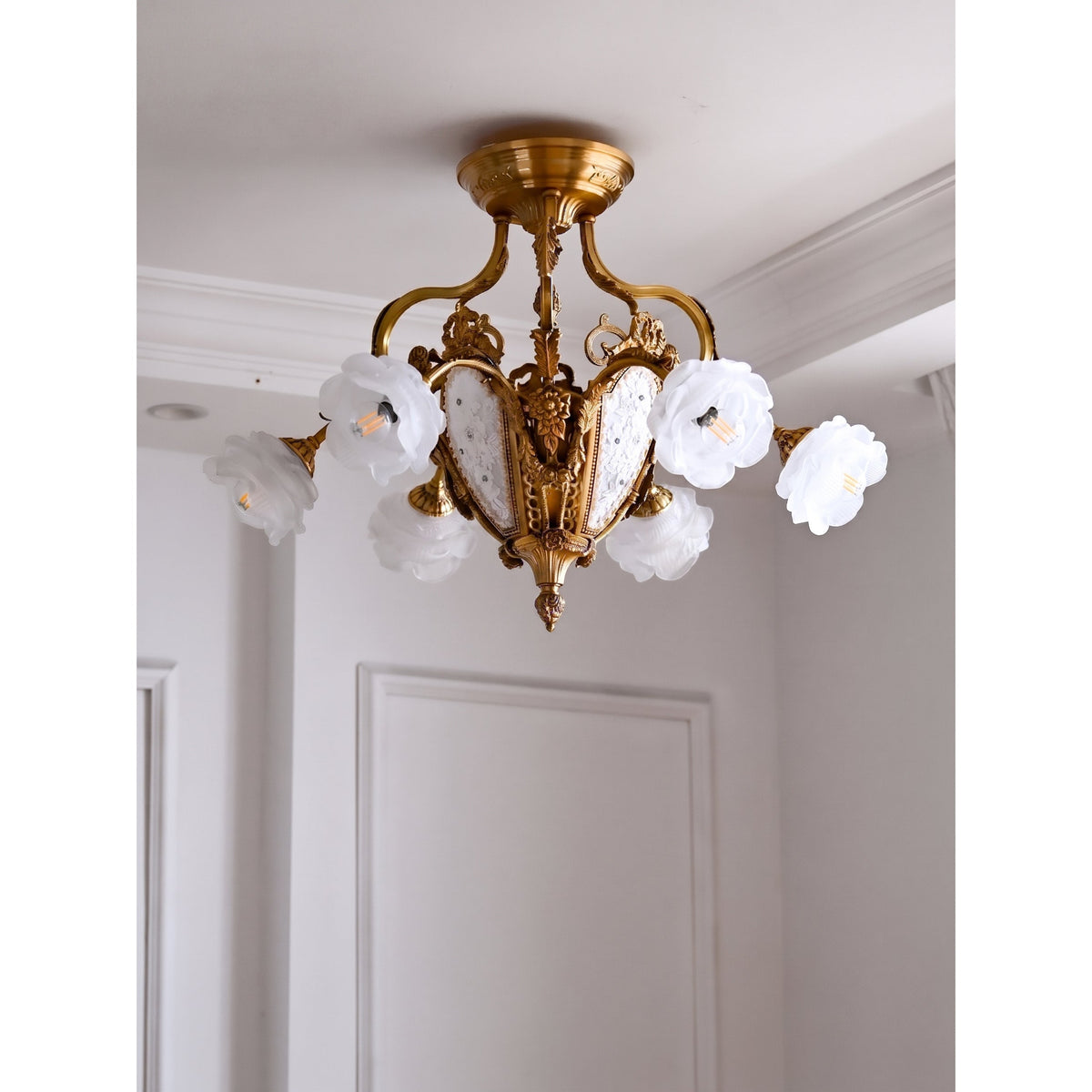 Rivaella-halvplanmonteret lampe
