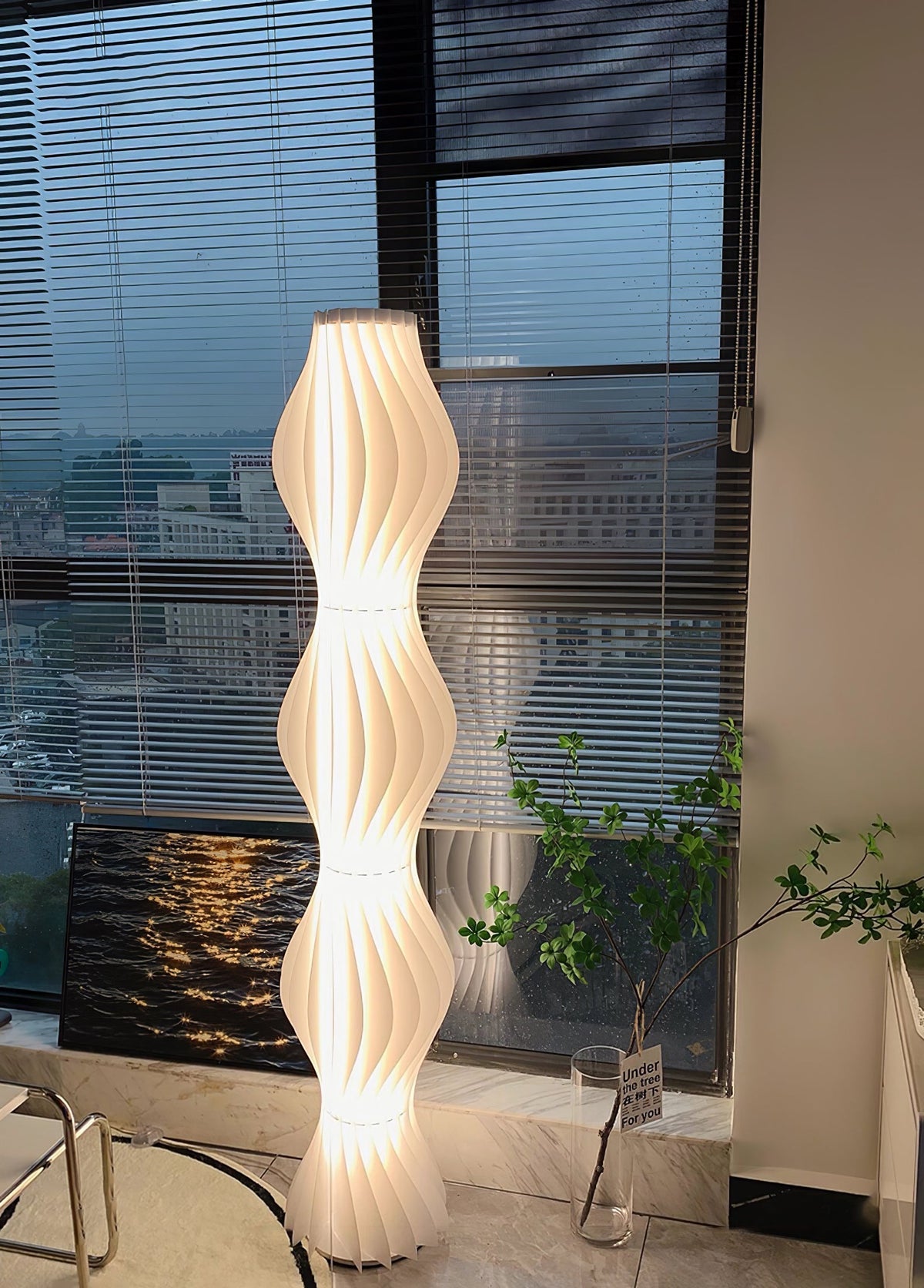 Dotha moderne gulvlampe