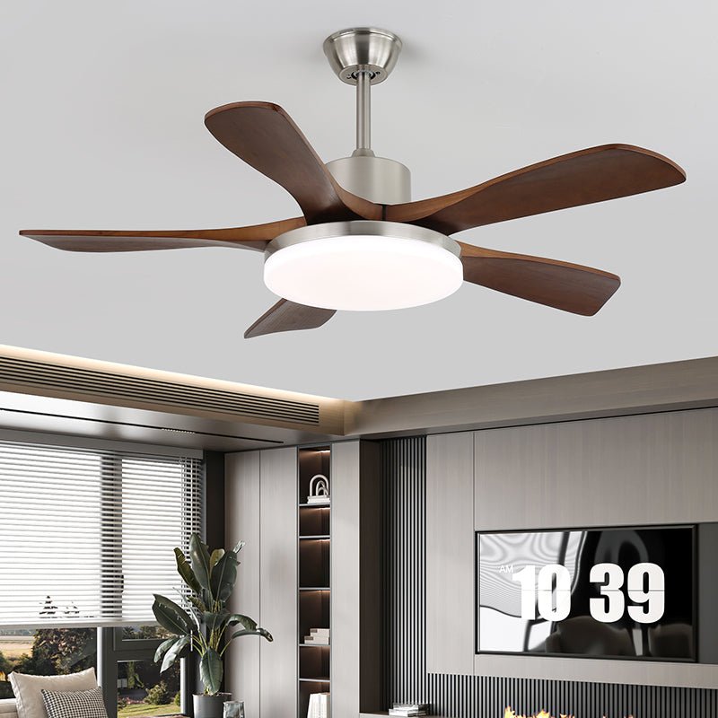 Elveora modern takfläkt med lampa i mässing och trä
