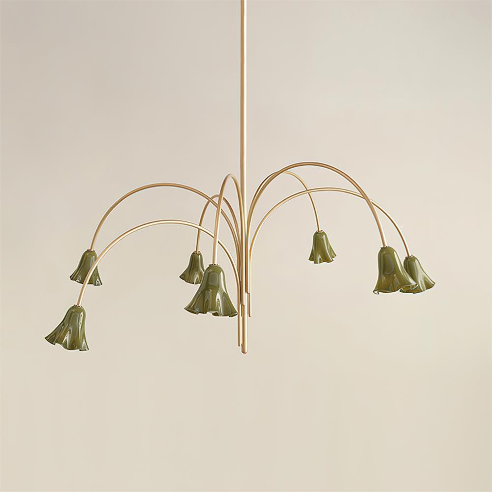 Lustre Celerian com vidros em forma de flores e braços dourados