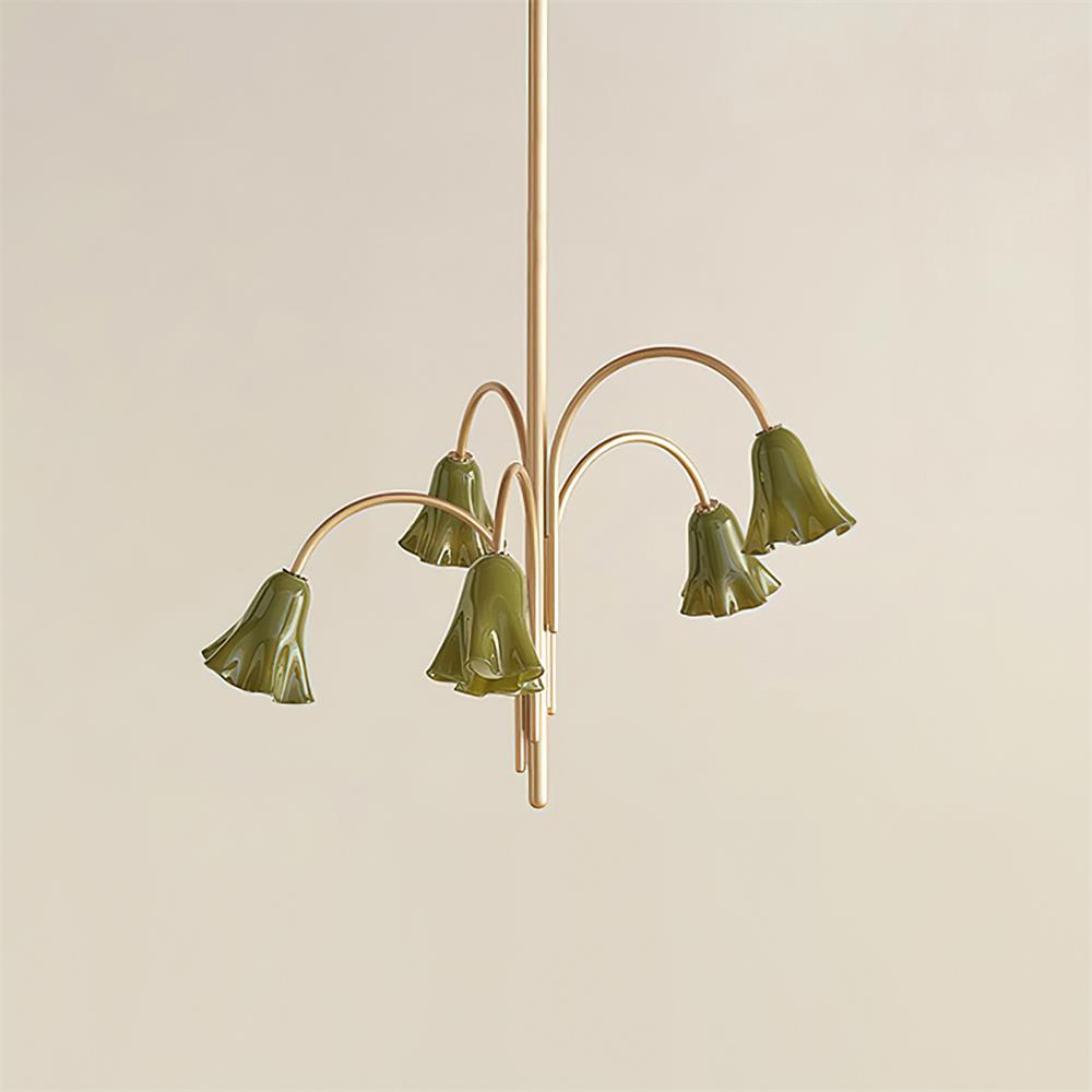 Lustre Celerian com vidros em forma de flores e braços dourados