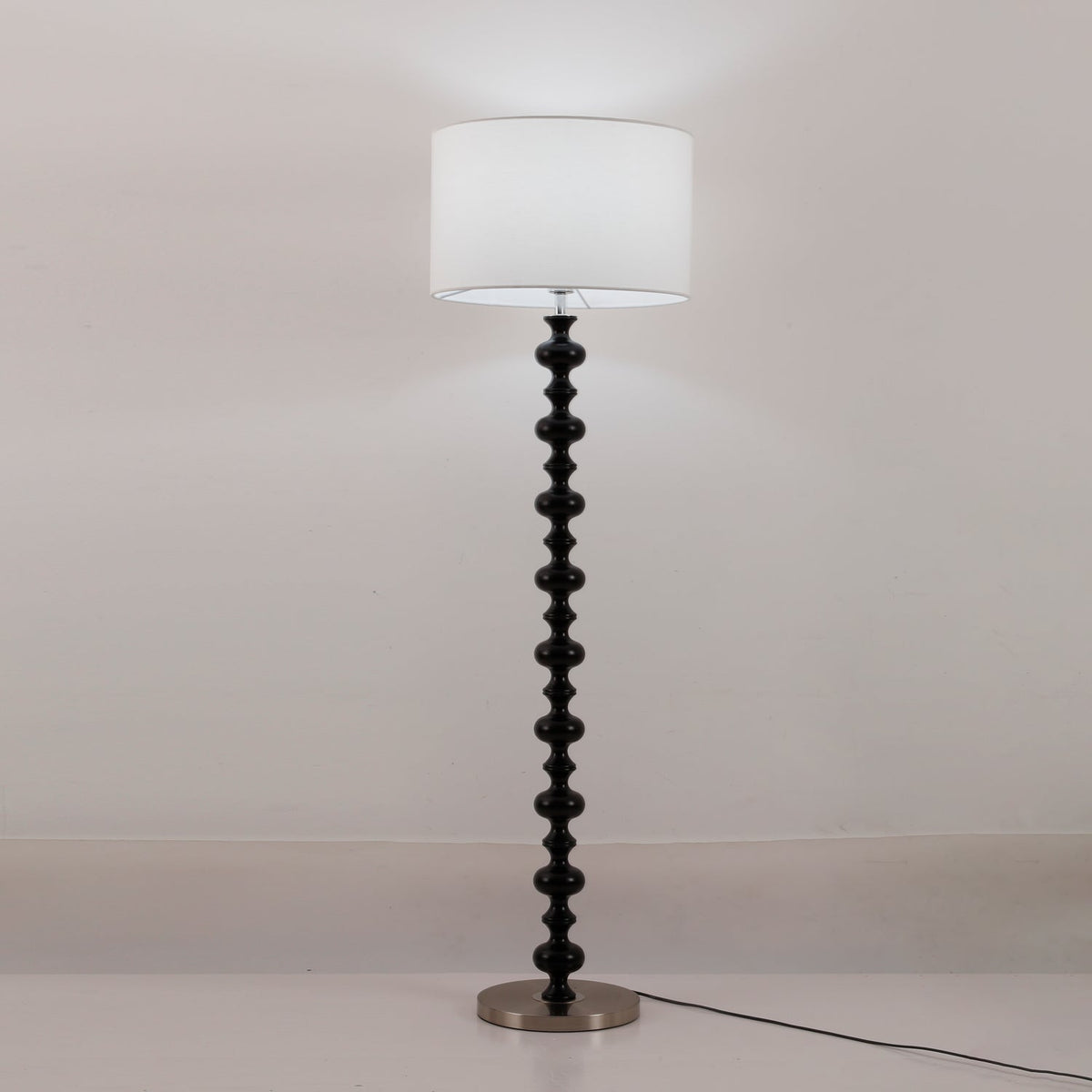 Eloisen minimalistisk gulvlampe i træ og stof