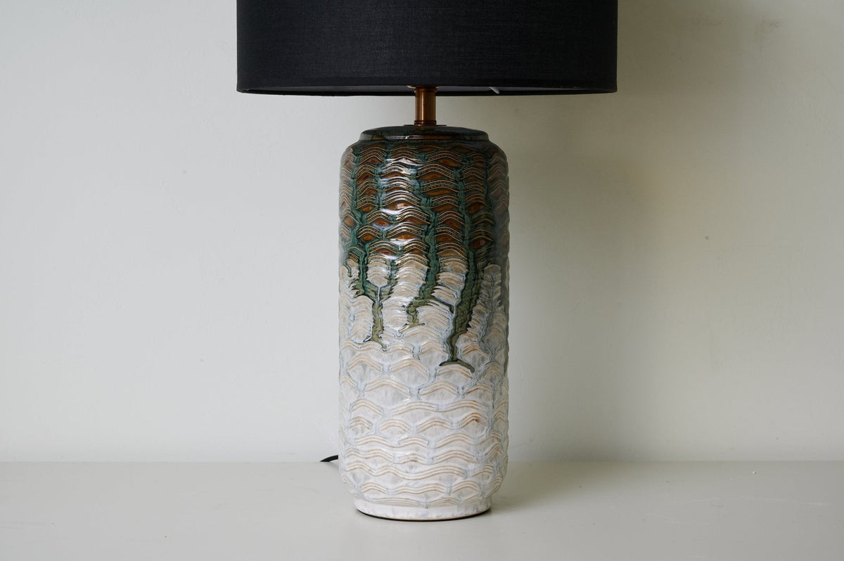 Ainsley moderne bordlampe i keramik