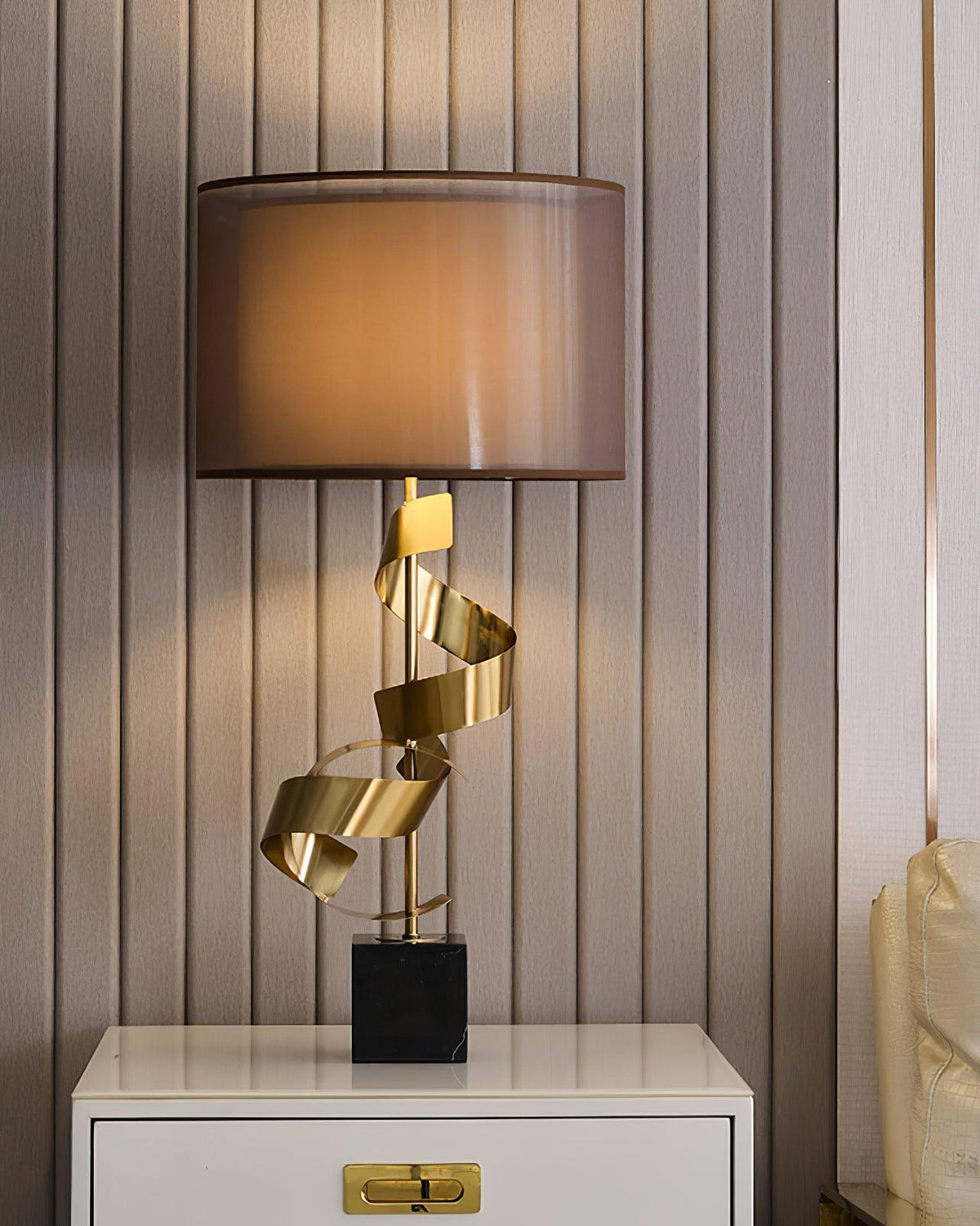 Seraph luksuriøs bordlampe i stof