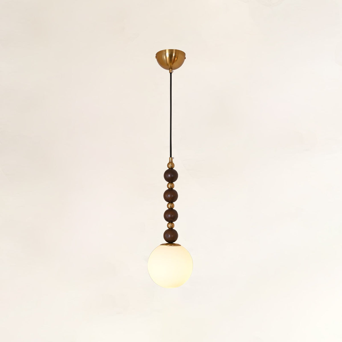 Golie minimalistisk pendellampa i trä