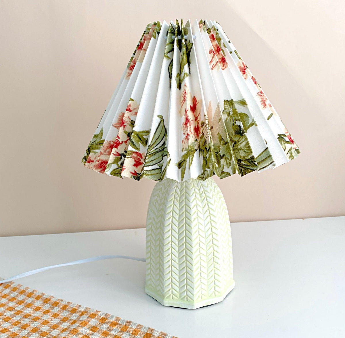 Candeeiro de mesa vintage em tecido Xenlor
