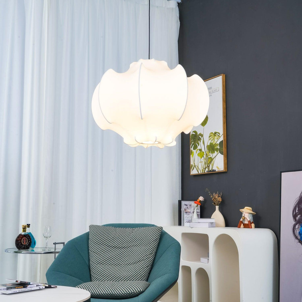 Candeeiro pendente Lotus minimalista em seda