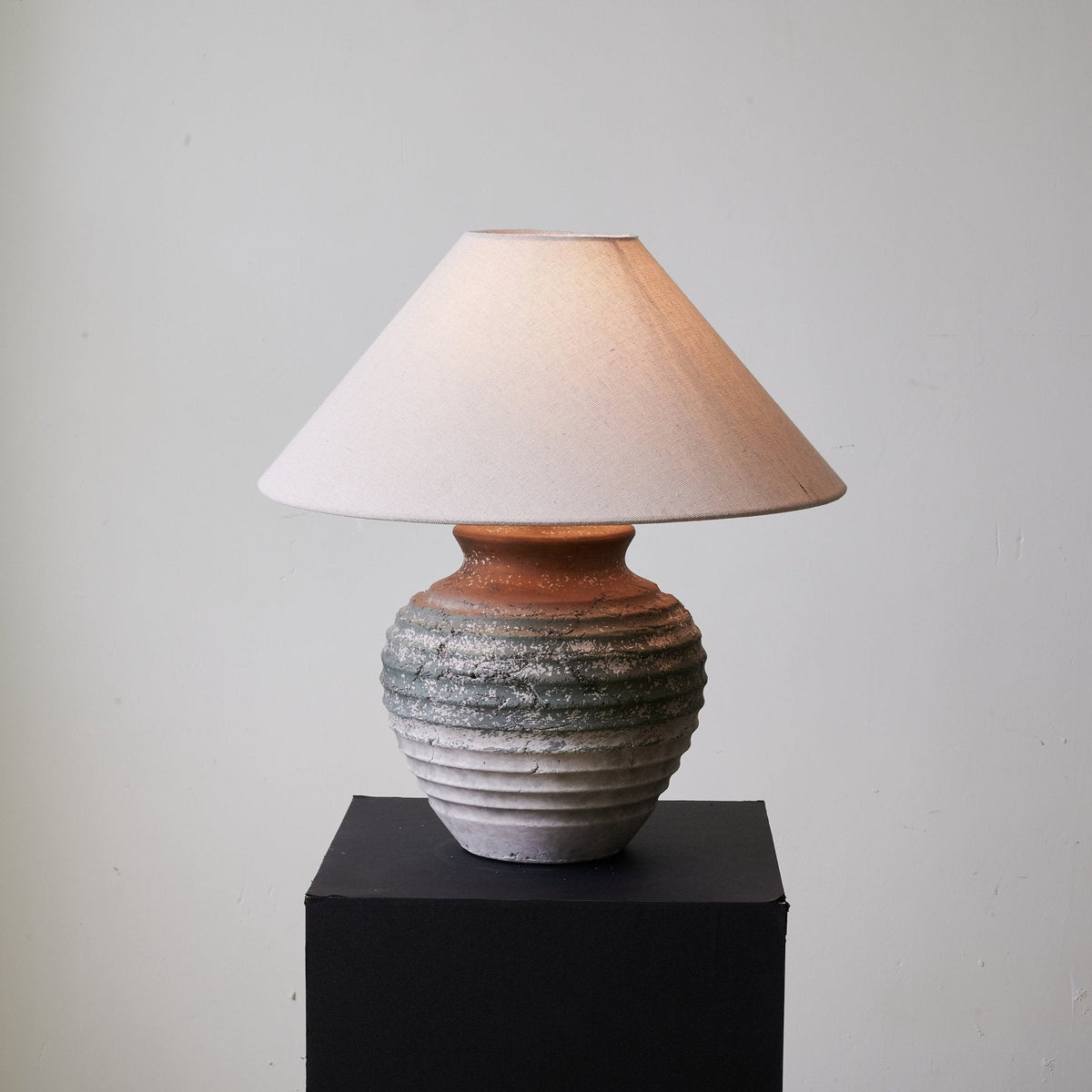 Rax traditionell bordslampa i tyg