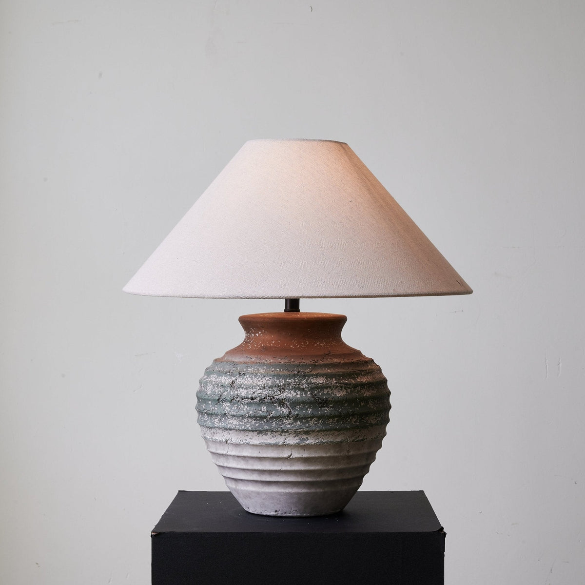 Rax traditionell bordslampa i tyg