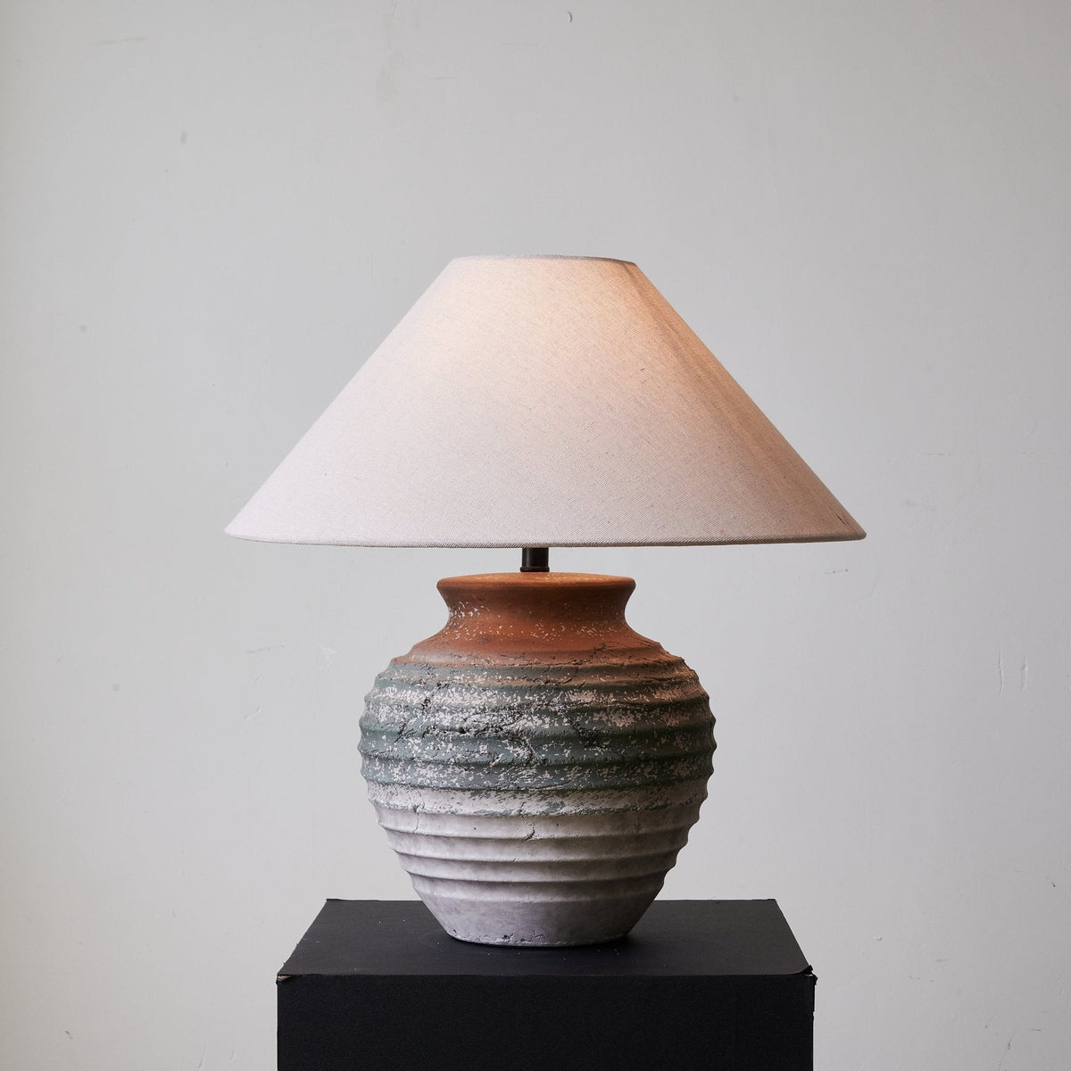 Rax traditionell bordslampa i tyg