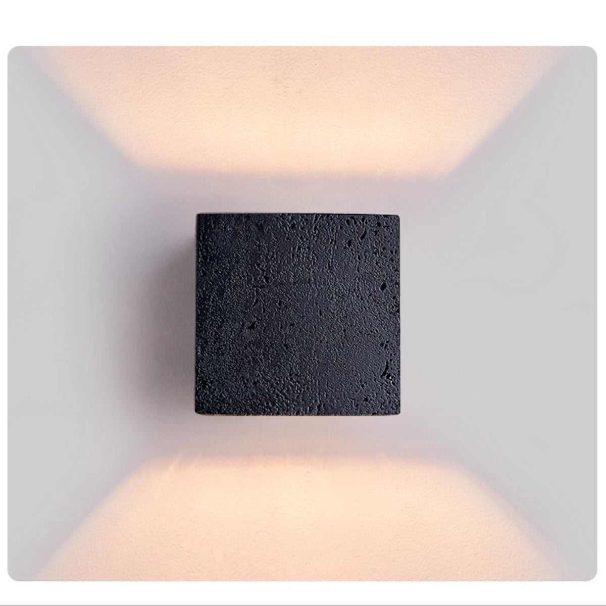 Valeise Cube -musta travertiiniseinävalaisin