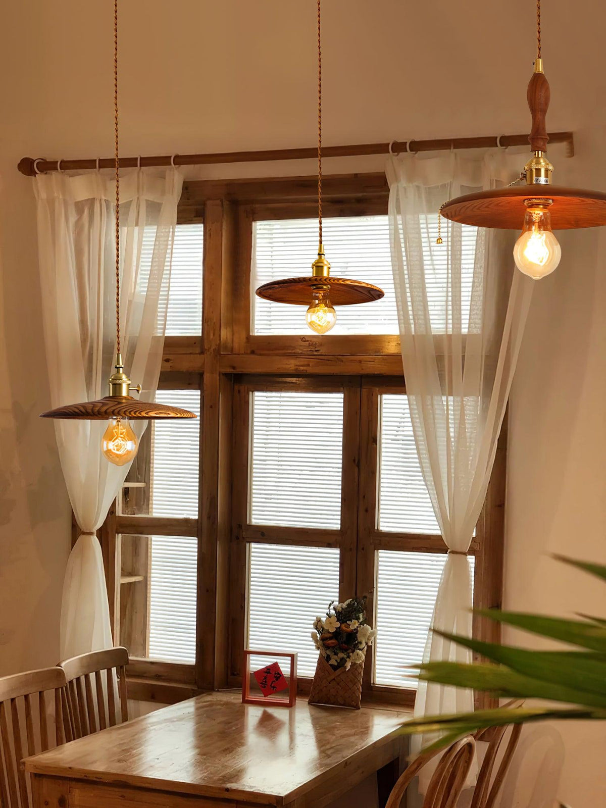 Veldra retro-pendellampa i mässing