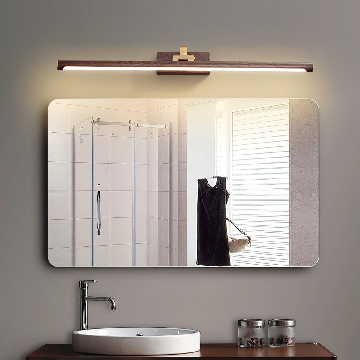 Tevelo minimalistisk vägglampa i mässing