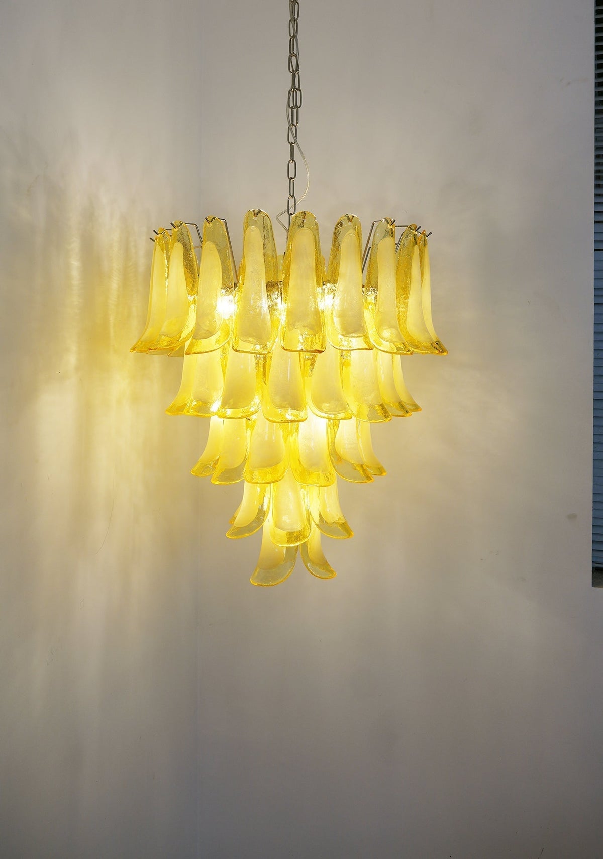 Candelabro de vidro Murano com pétalas onduladas Eranos
