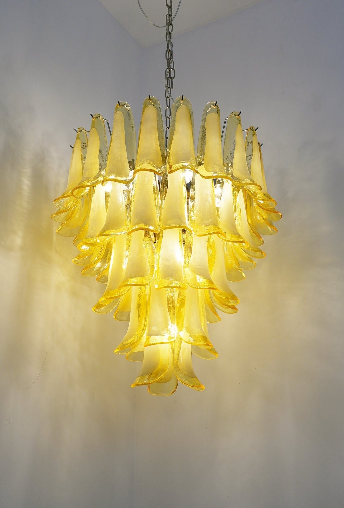 Candelabro de vidro Murano com pétalas onduladas Eranos