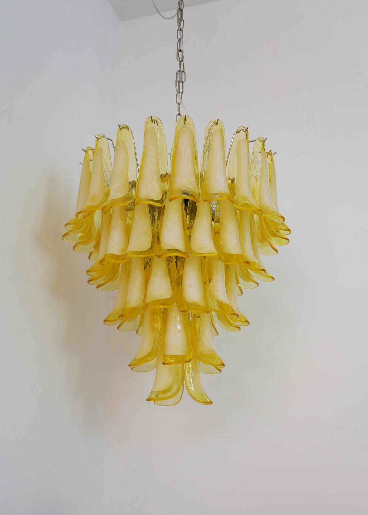 Candelabro de vidro Murano com pétalas onduladas Eranos