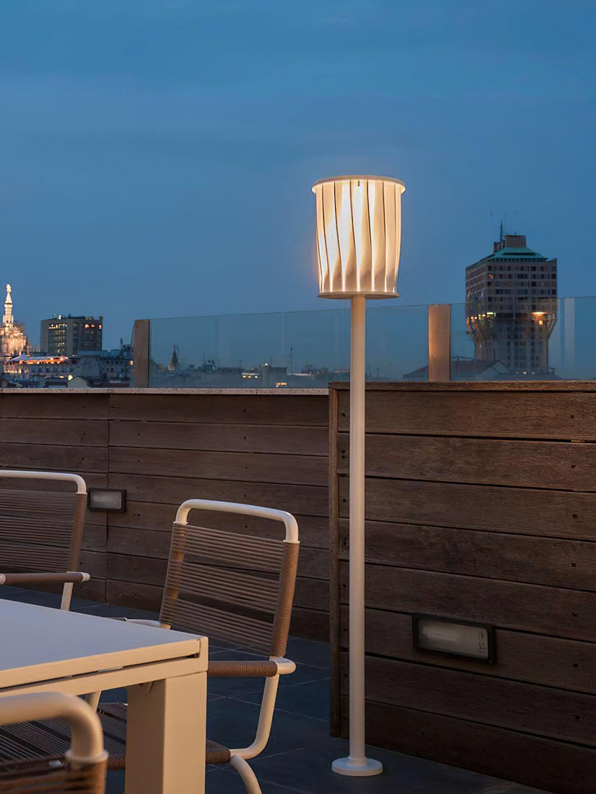 Flare Moderne udendørslampe i aluminium