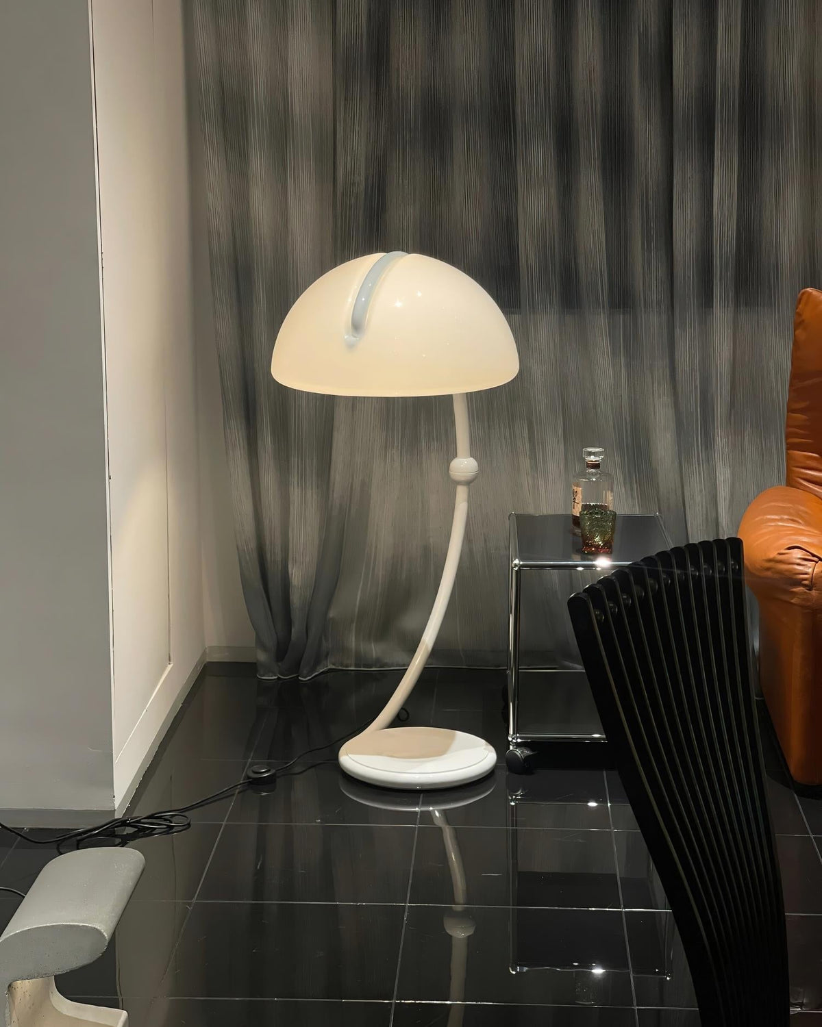 Sweep Floor Lamp