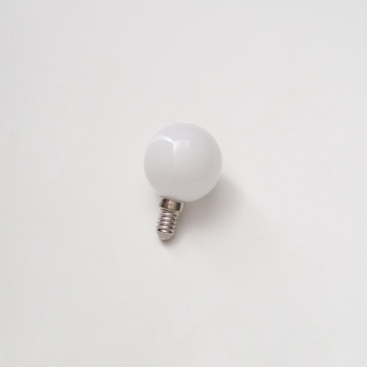 Cassiel Viremont -valkoinen LED-valaisin, E14- tai E12-lamppu
