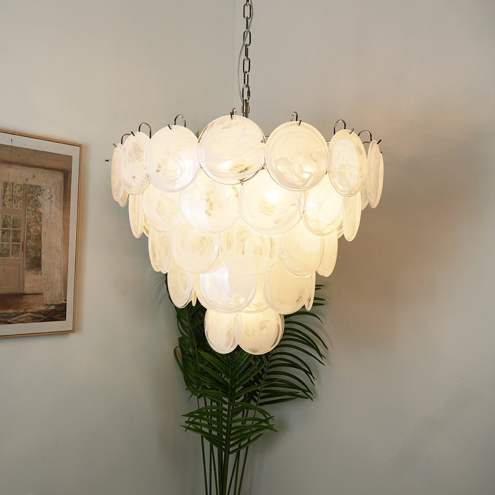 Veloelle lysekrone med hvid skive af Murano-glas i moderne stil