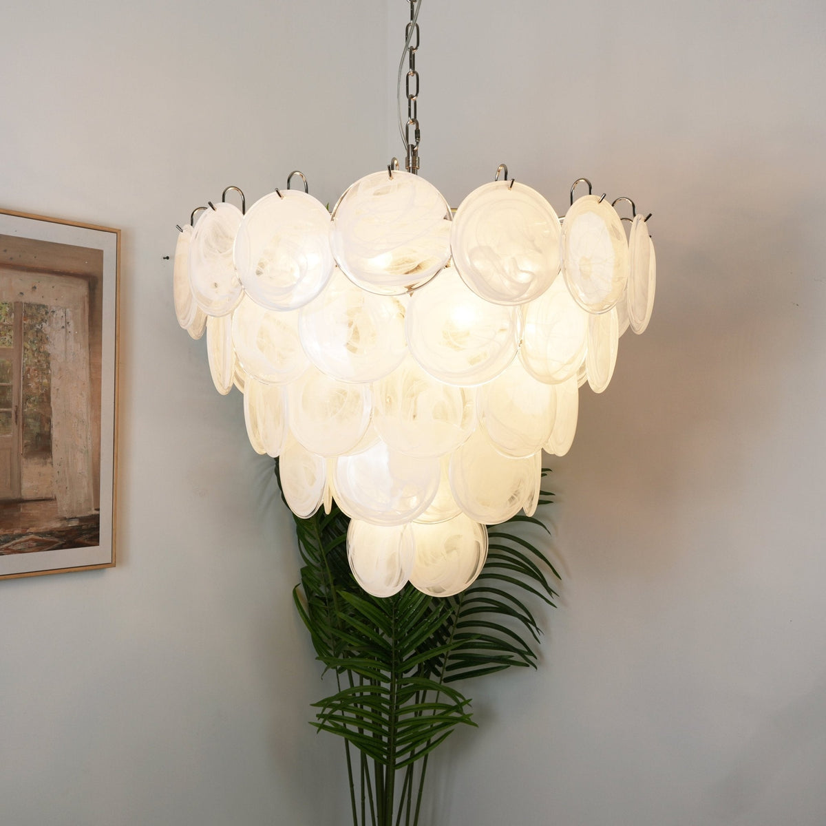 Veloelle lysekrone med hvid skive af Murano-glas i moderne stil