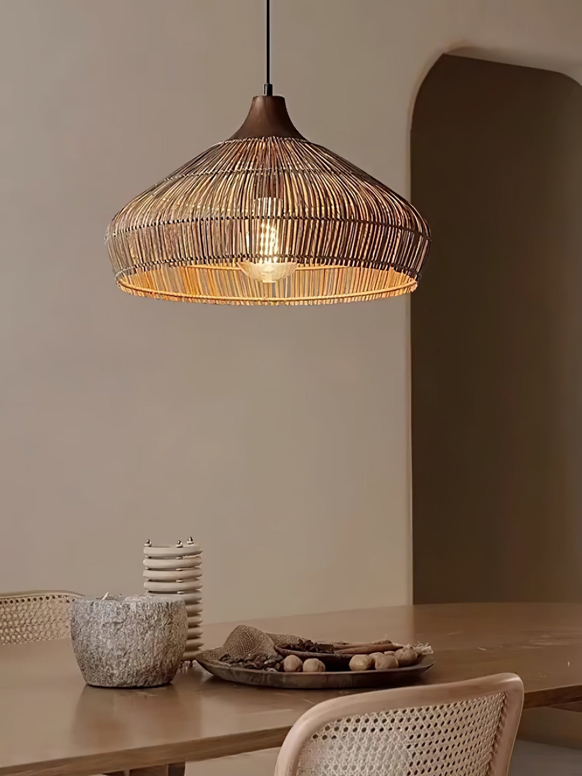 Candeeiro suspenso Lythean Elegance Art em rattan e madeira