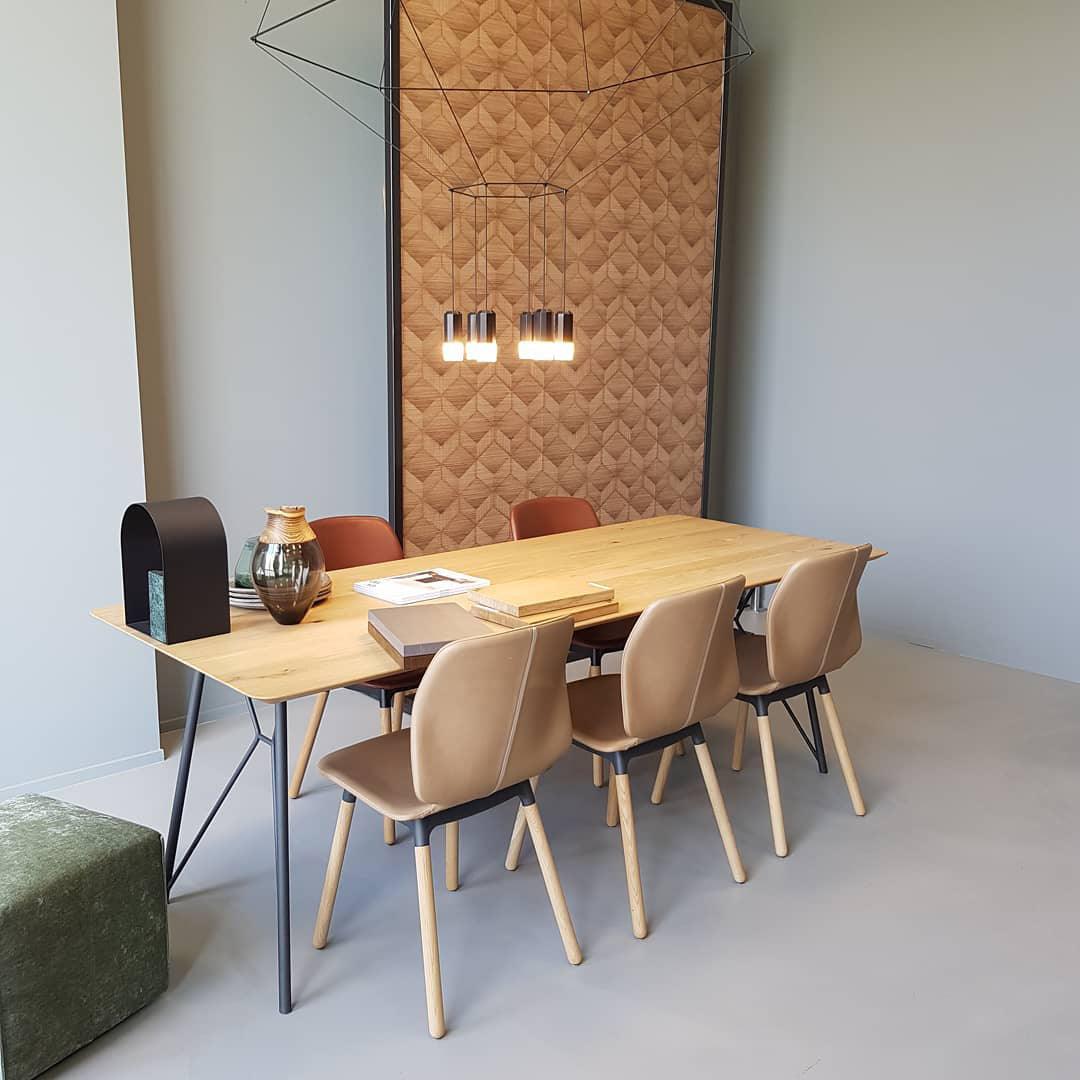 Elaalora geometrinen musta LED-riippuvalaisin metallilangasta