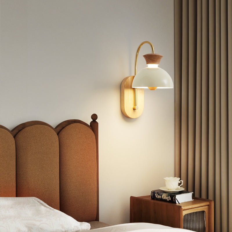 Arvenis vägglampa
