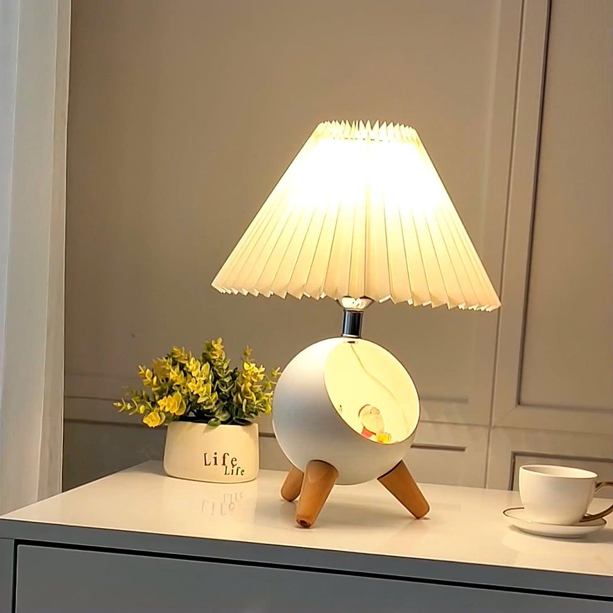 Hazellen moderni kangaspöytälamppu