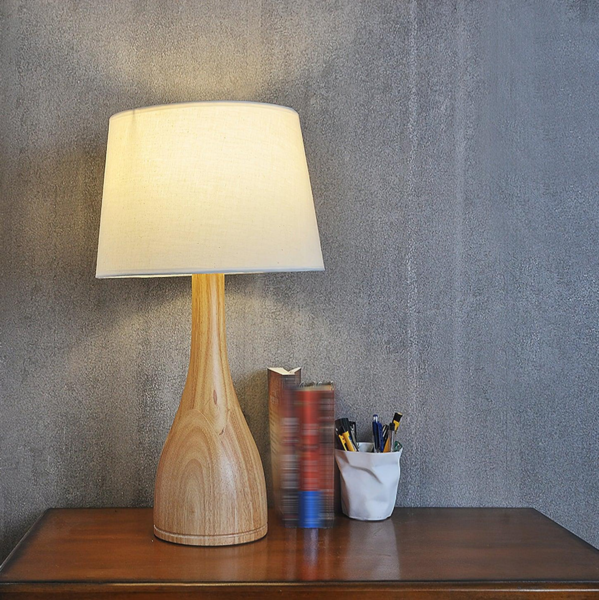Aldalina Drift bordslampa med trävas