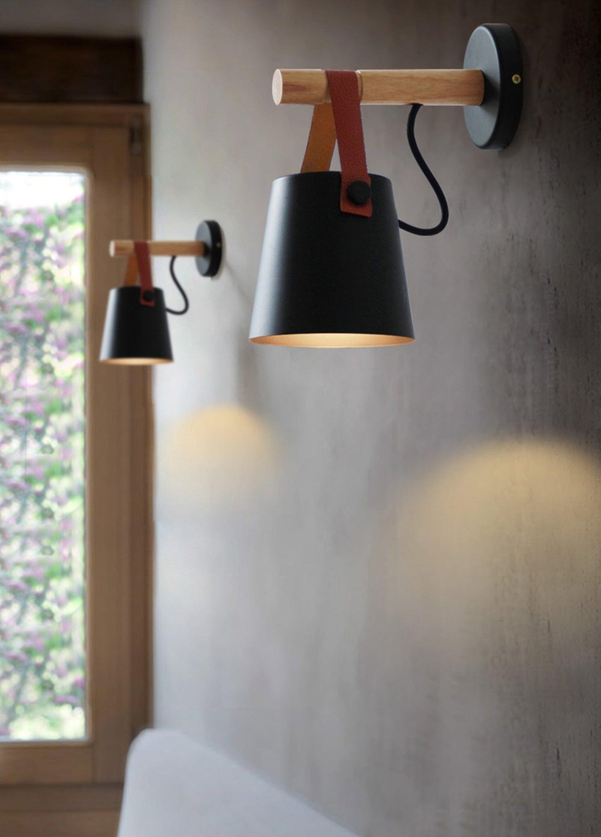 Virixon væglampe i træ og læder