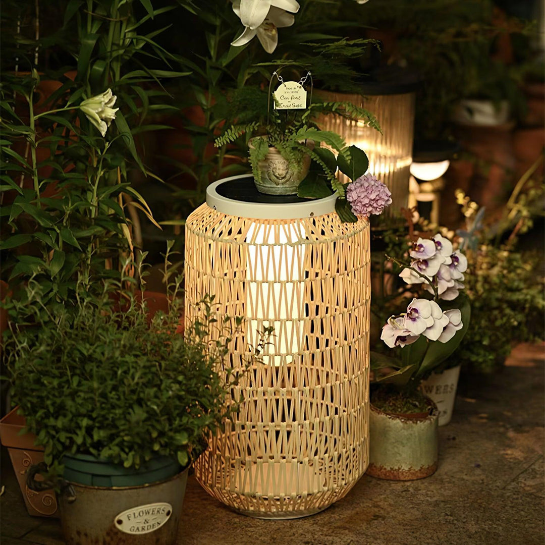 Candeeiro de exterior em rattan entrançado