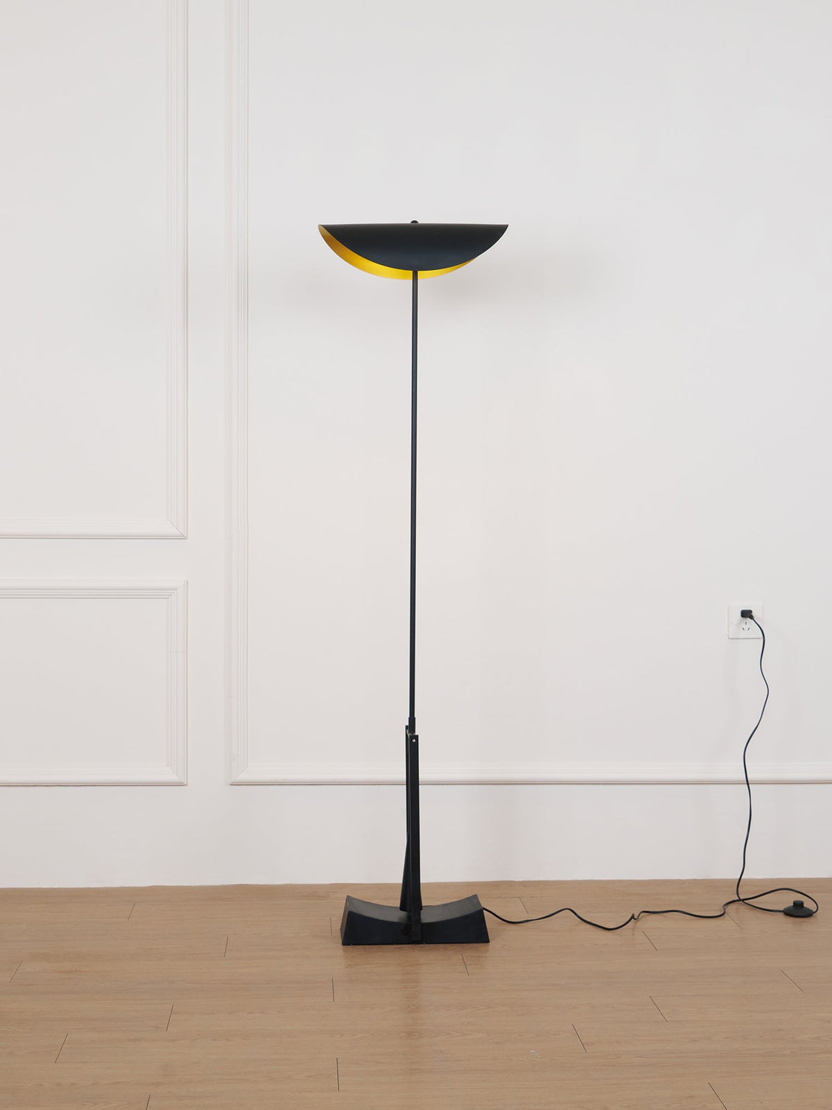 Teriisina golvlampa