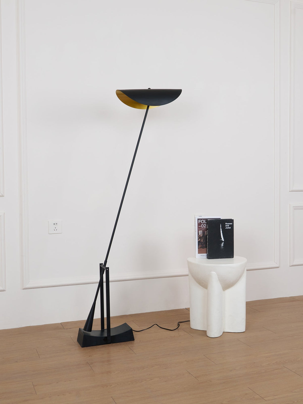 Teriisina golvlampa