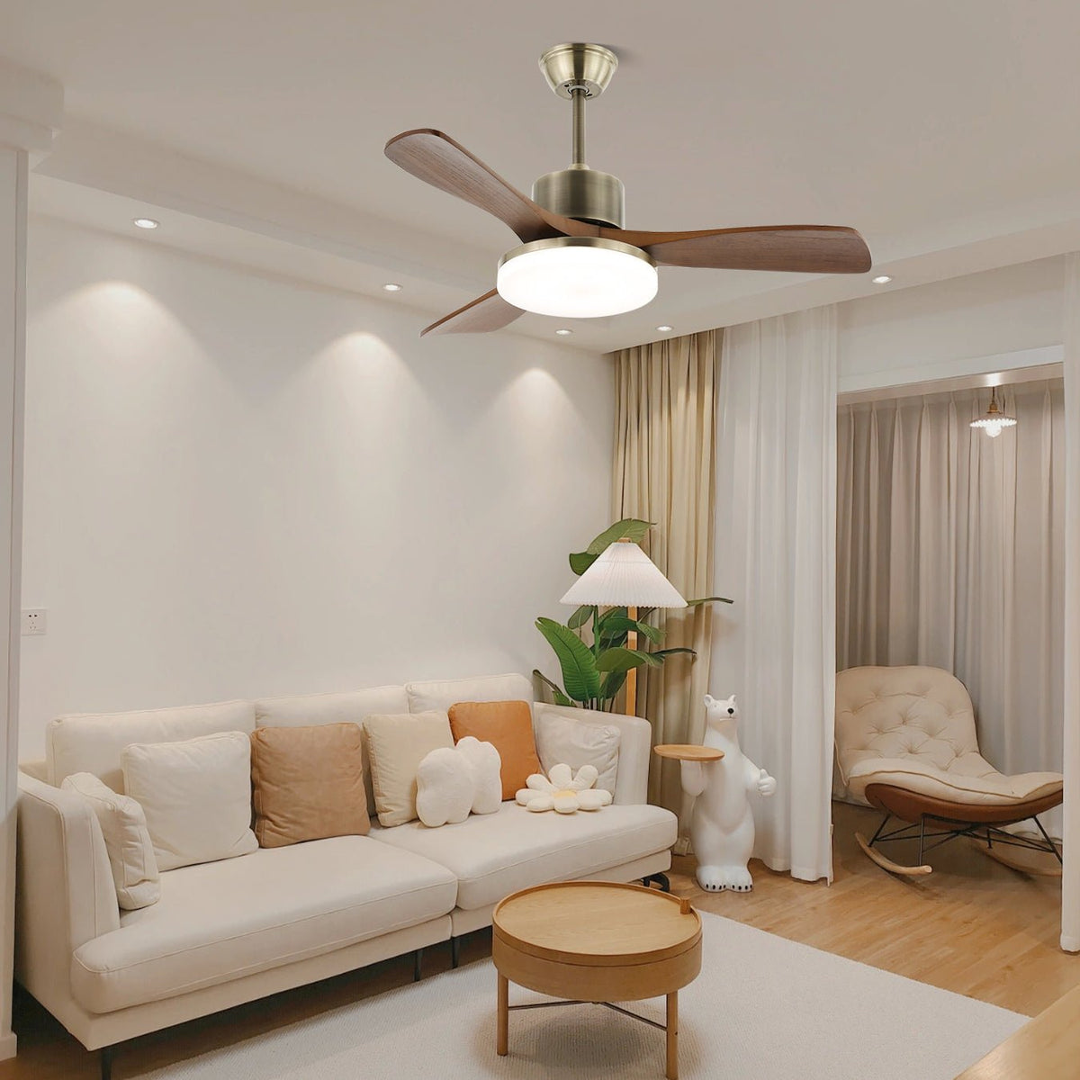 Ventoinha de teto com luz Ventio minimalista, em madeira prateada