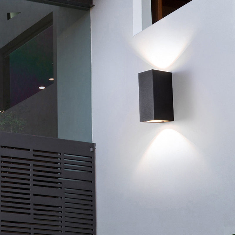 Koraq Minimalist Square Outdoor Wall Lamp, Black