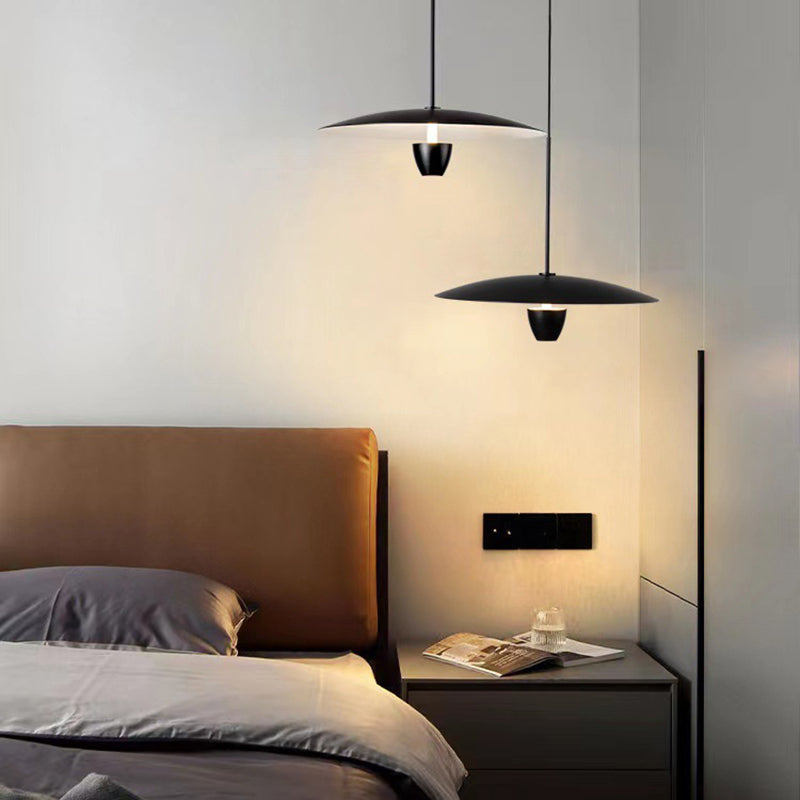 Arisha modern nordisk klusterpendellampa, svart, hattformad