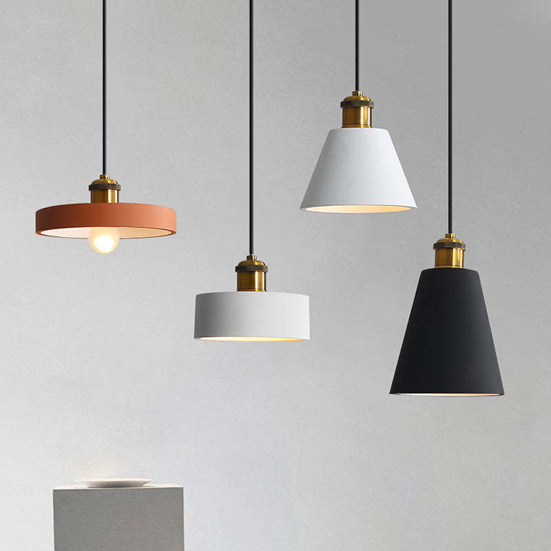 Candeeiro suspenso Aria minimalista art déco, monocromático