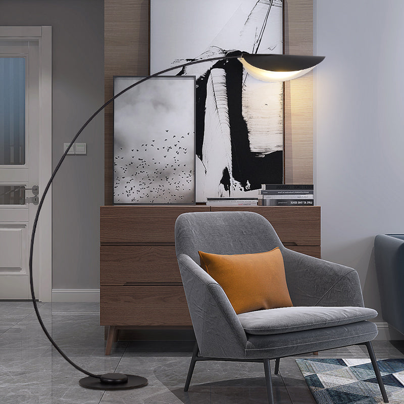 Edge moderne buet gulvlampe i metal, sort
