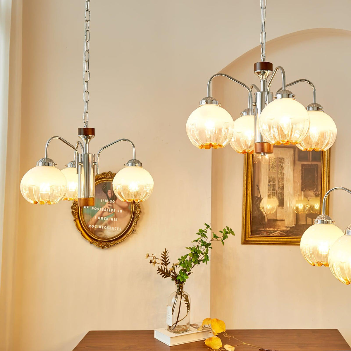 Lustre de vidro e nogueira, nórdico, artístico e com flores Ulliria
