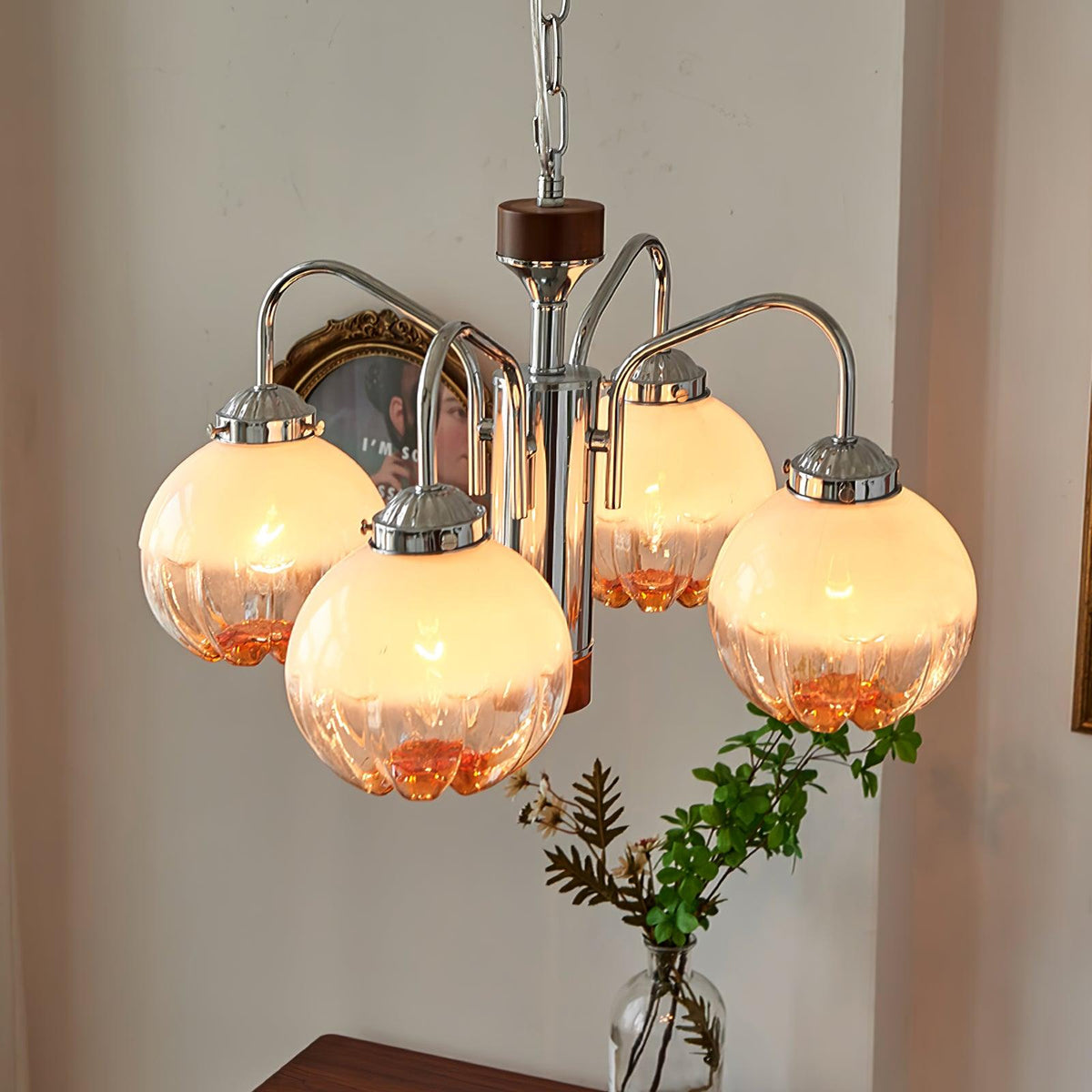 Lustre de vidro e nogueira, nórdico, artístico e com flores Ulliria