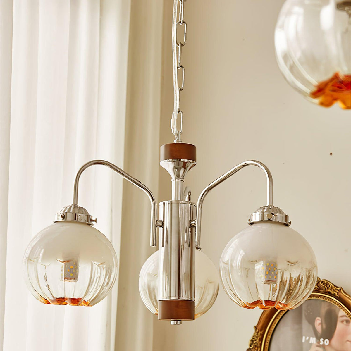 Lustre de vidro e nogueira, nórdico, artístico e com flores Ulliria