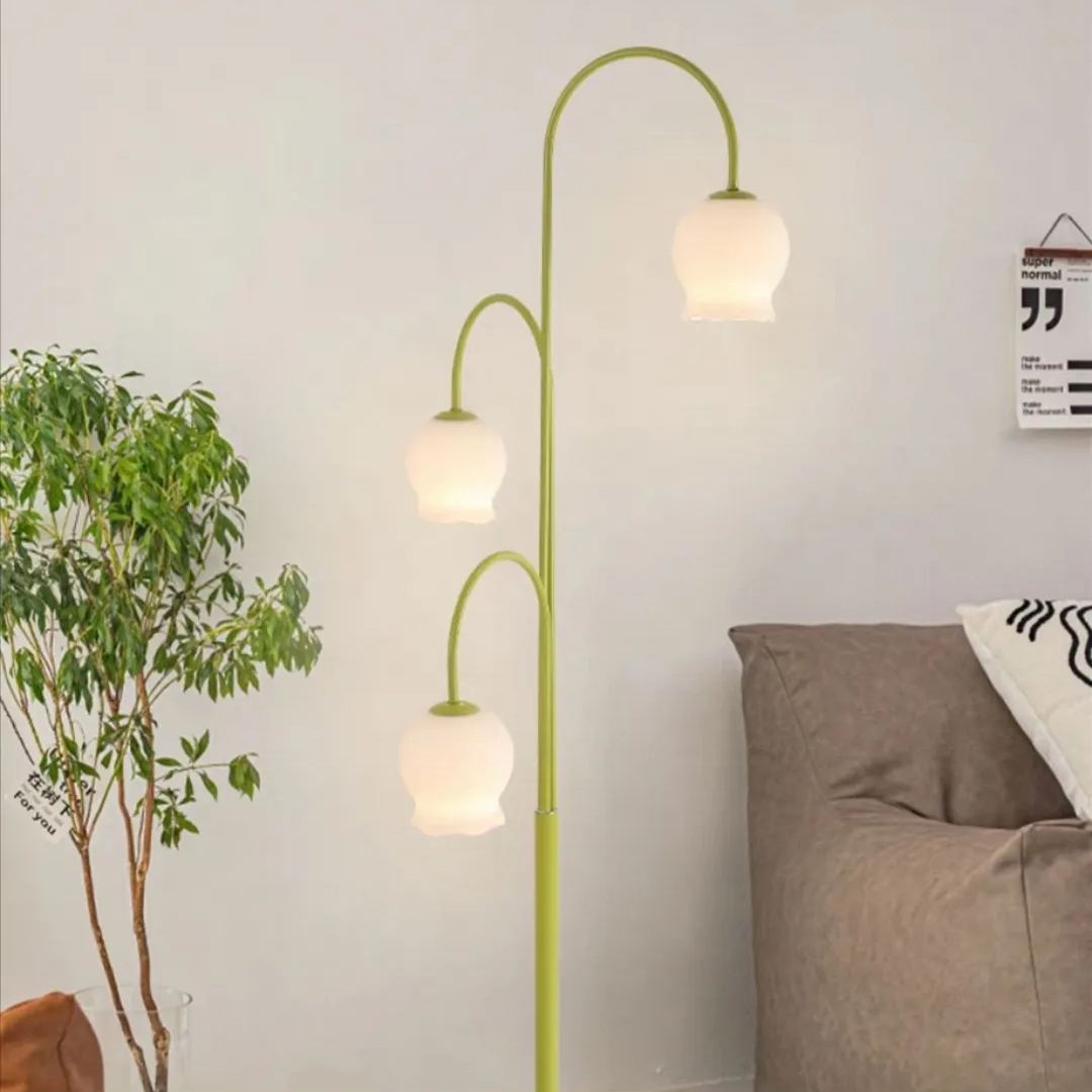 Lily gulvlampe med grøn lampeskærm i blomstermotiv, metal/glas, stue/soveværelse