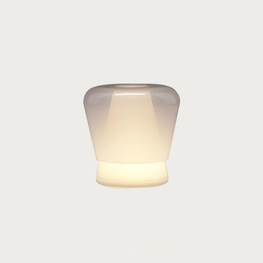 Aurnoril bordlampe i røgfarvet glas